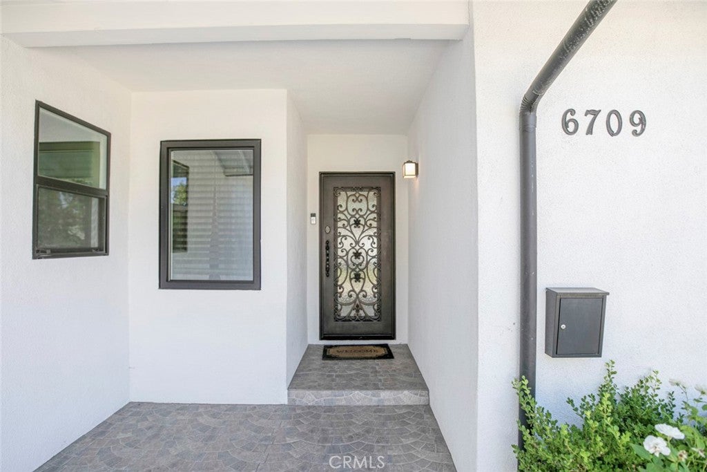 Valley Glen, California, 91405, United States, 3 Bedrooms Bedrooms, ,3 BathroomsBathrooms,Residential,For Sale,1938846