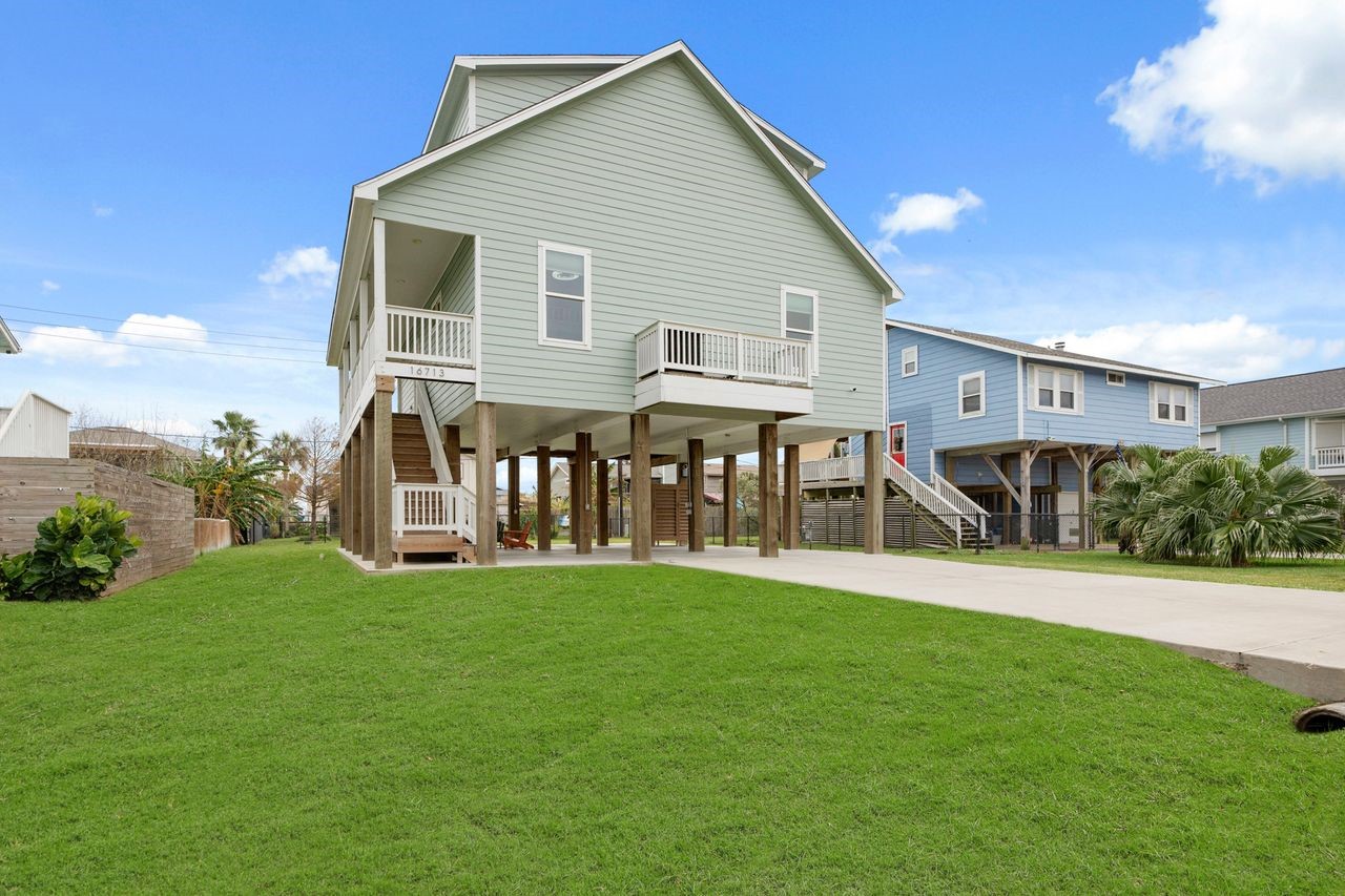 Jamaica Beach, Texas, 77554, United States, 3 Bedrooms Bedrooms, ,2 BathroomsBathrooms,Residential,For Sale,1997516