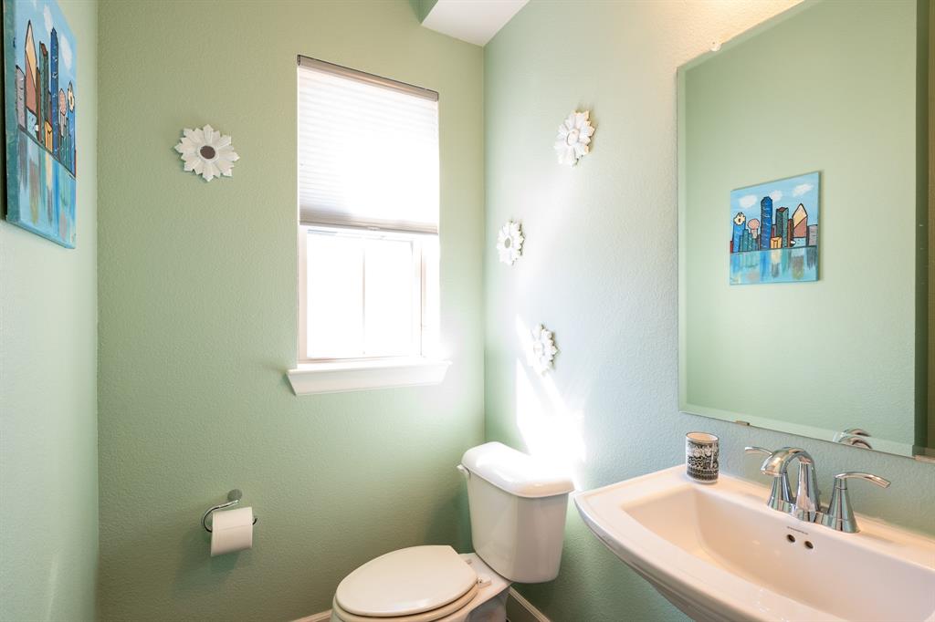 Dallas, Texas, 75212, United States, 3 Bedrooms Bedrooms, ,4 BathroomsBathrooms,Residential,For Sale,1966564