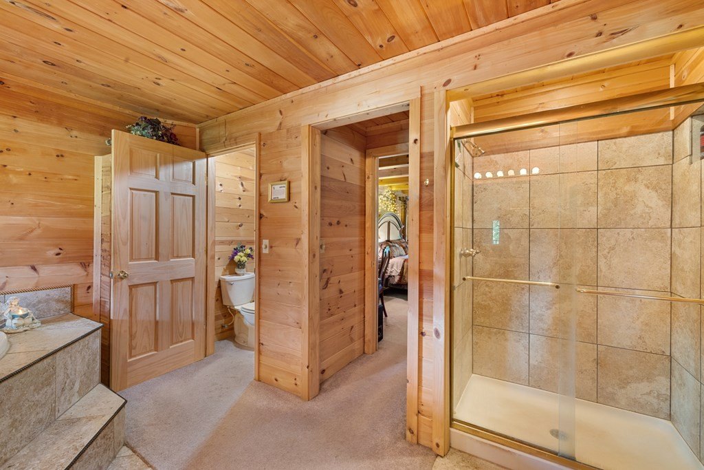 Hayesville, North Carolina, 28904, United States, 3 Bedrooms Bedrooms, ,4 BathroomsBathrooms,Residential,For Sale,1909515