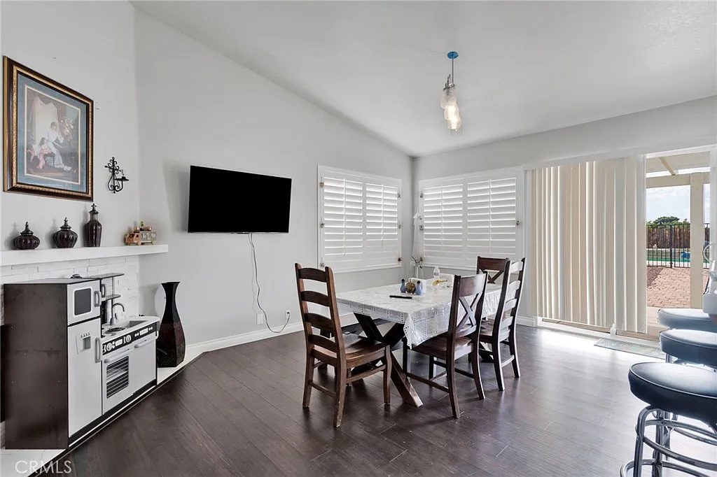 Apple Valley, California, 92308, United States, 4 Bedrooms Bedrooms, ,2 BathroomsBathrooms,Residential,For Sale,1974714