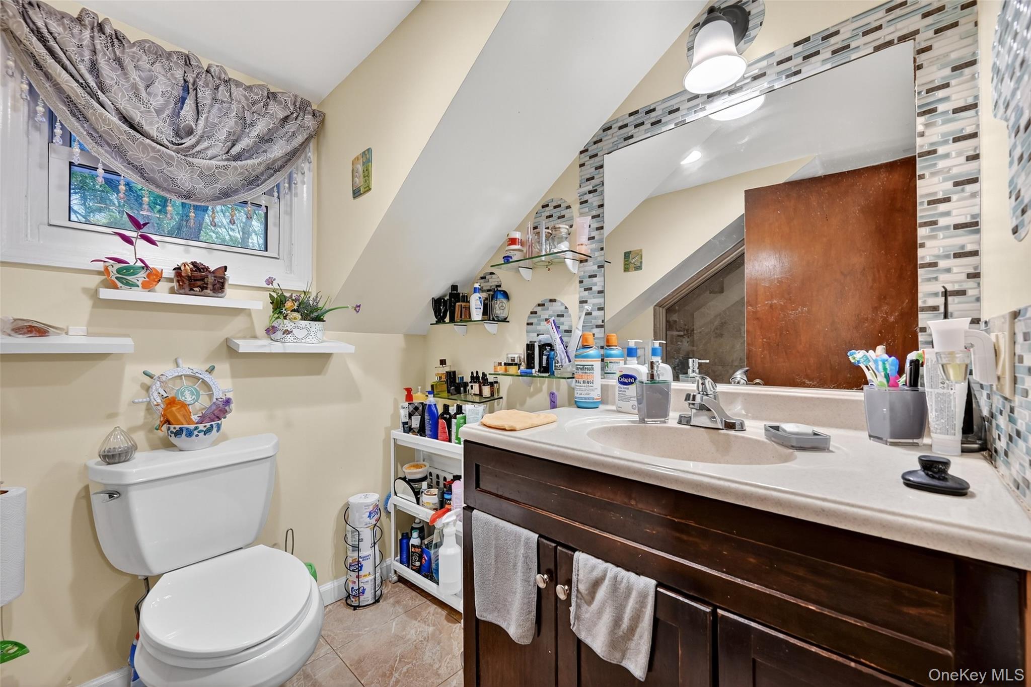 Monsey, New York, 10952, United States, 5 Bedrooms Bedrooms, ,4 BathroomsBathrooms,Residential,For Sale,1981172