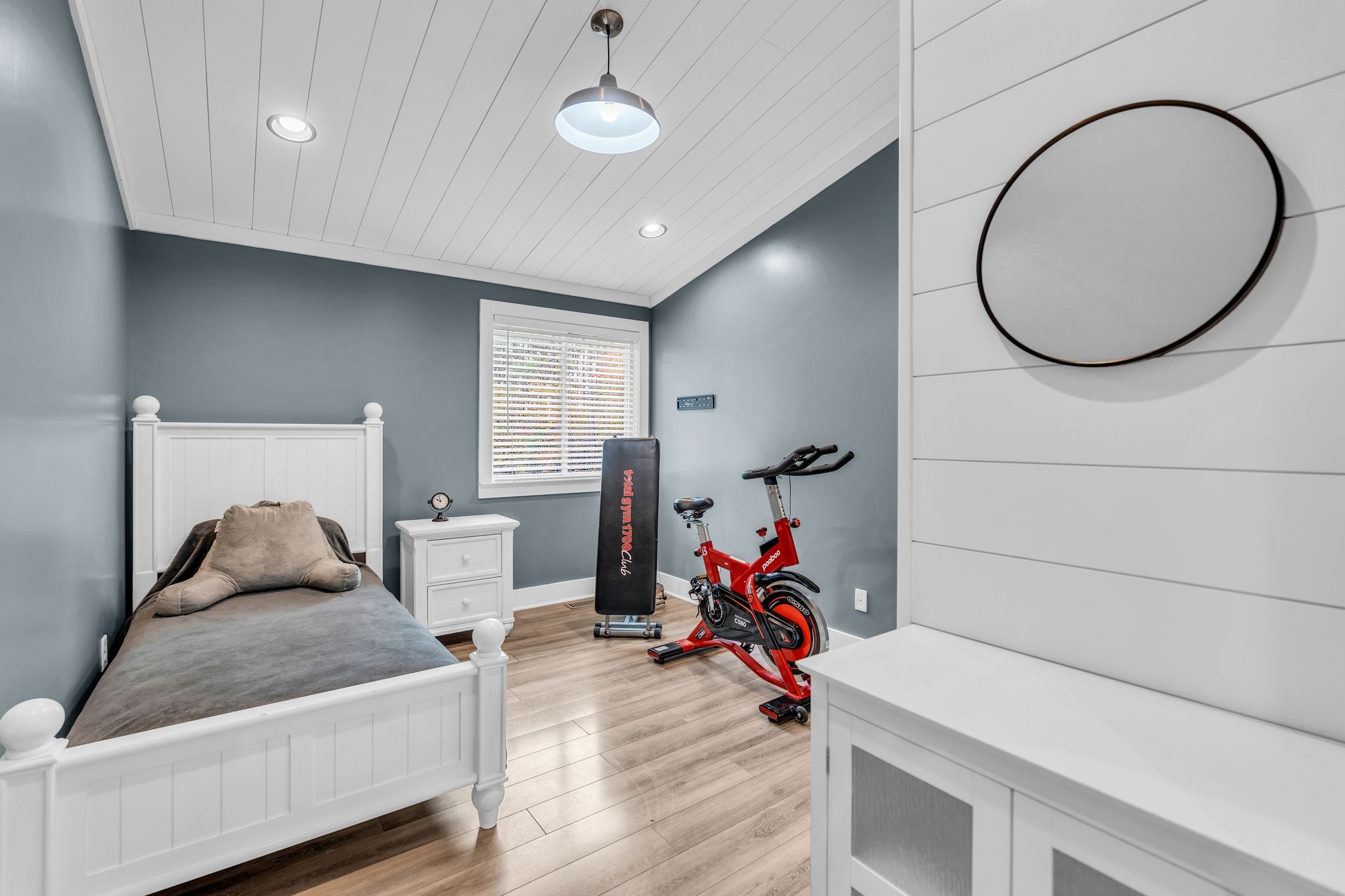 Lawrenceburg, Tennessee, 38464, United States, 3 Bedrooms Bedrooms, ,2 BathroomsBathrooms,Residential,For Sale,1988377