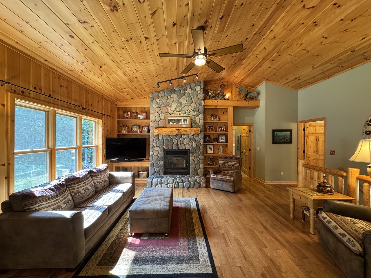 Mercer, Wisconsin, 54547, United States, 32 Bedrooms Bedrooms, ,1 BathroomBathrooms,Residential,For Sale,1872742