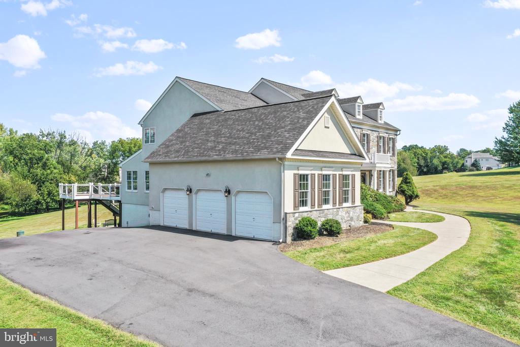 Waterford, Virginia, 20197, United States, 4 Bedrooms Bedrooms, ,5 BathroomsBathrooms,Residential,For Sale,1941290