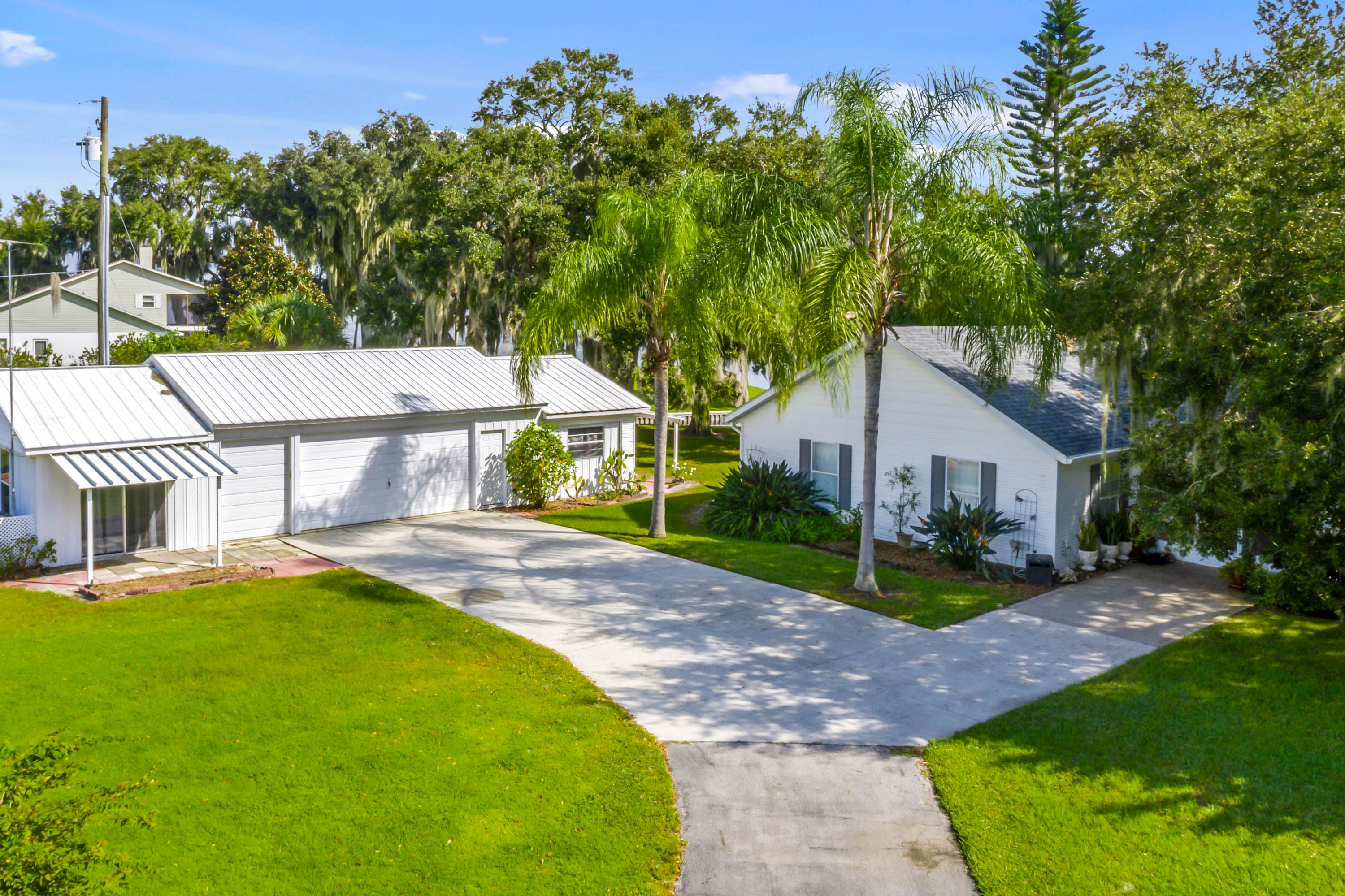LAKE WALES, Florida, 33898, United States, 6 Bedrooms Bedrooms, ,5 BathroomsBathrooms,Residential,For Sale,1974565