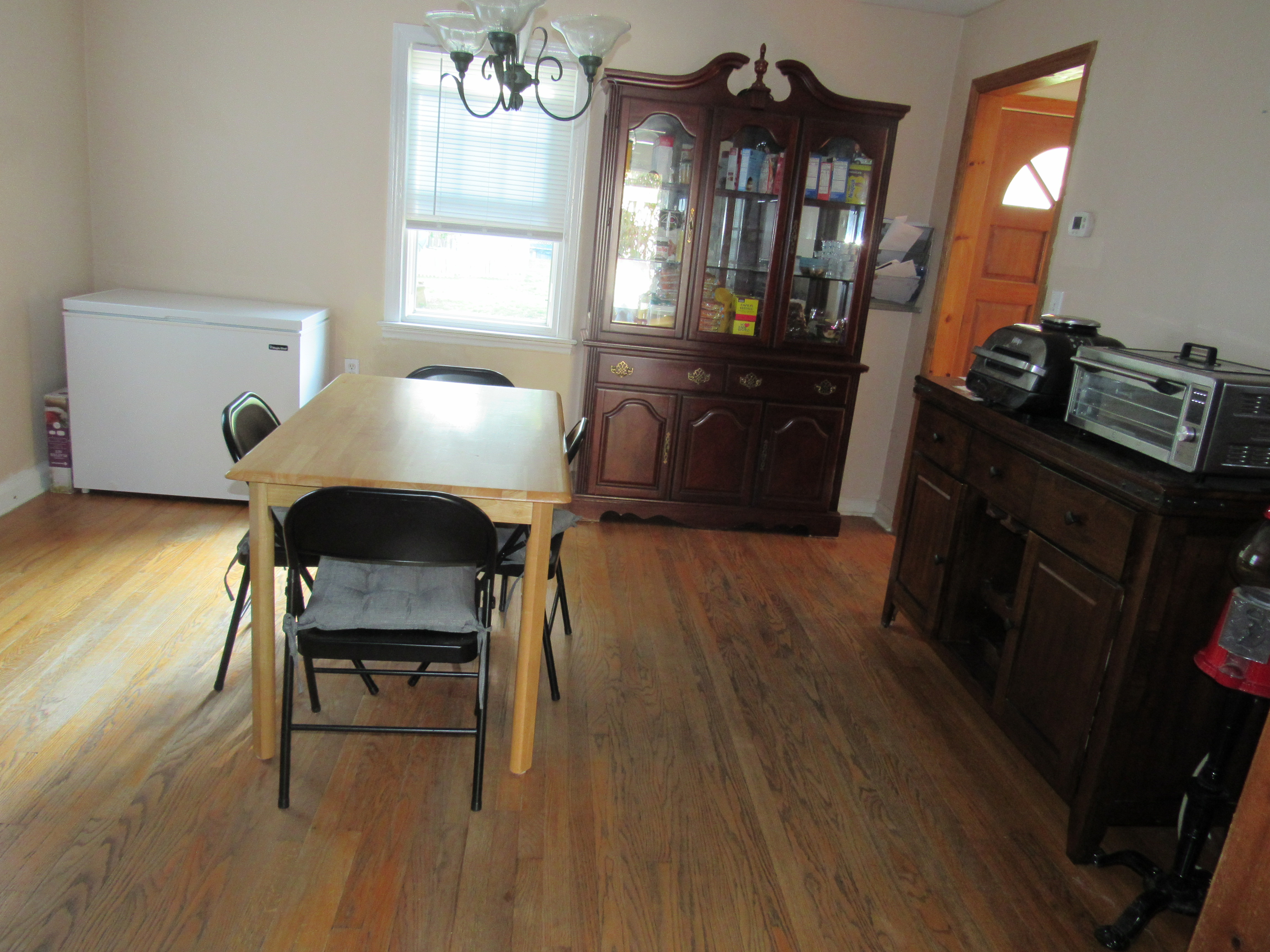 Mamaroneck, New York, 10543, United States, 3 Bedrooms Bedrooms, ,2 BathroomsBathrooms,Residential,For Sale,1976087