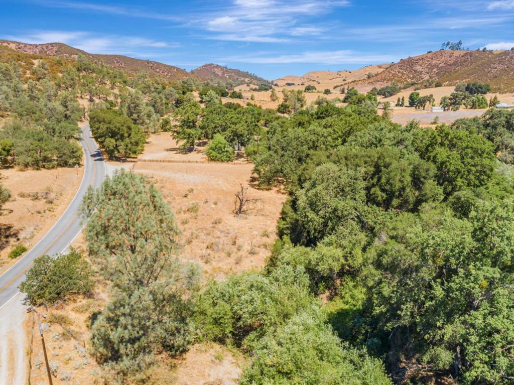 Paicines, California, 95043, United States, 4 Bedrooms Bedrooms, ,2 BathroomsBathrooms,Residential,For Sale,1981055