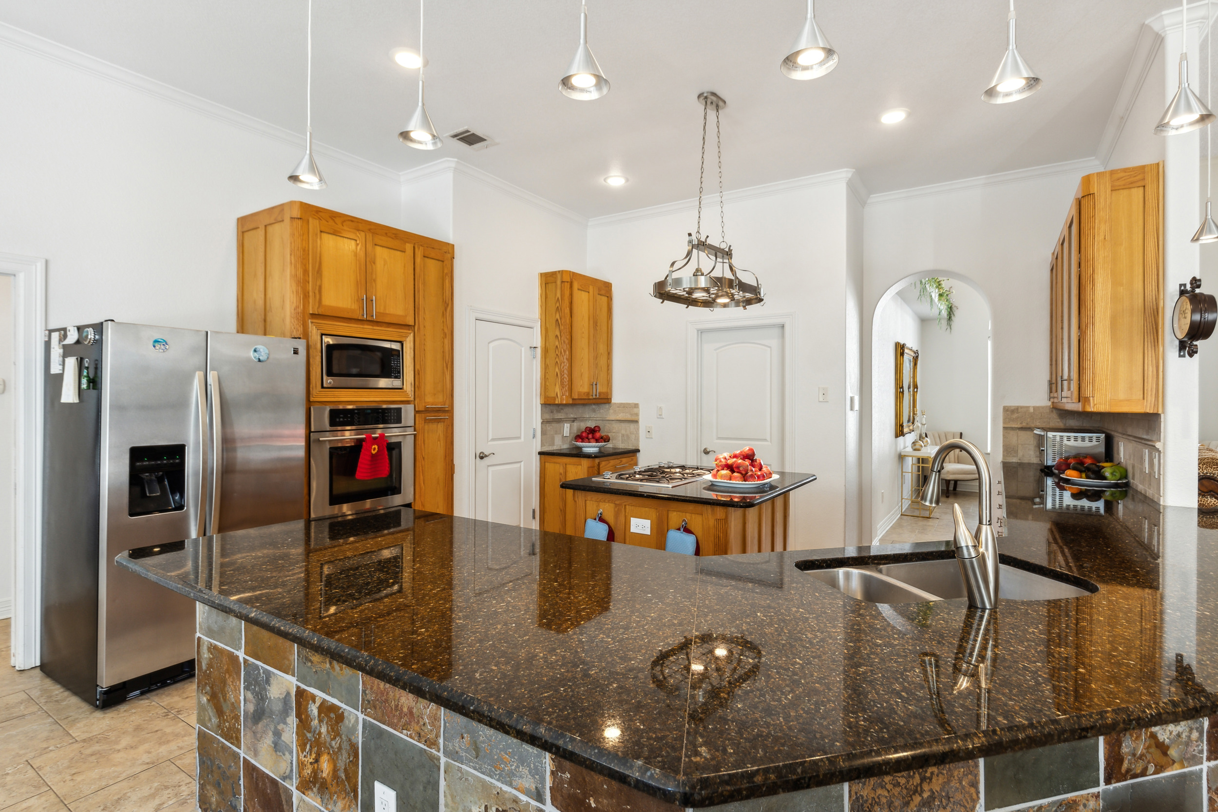  Fort Worth Home with an Expansive Indoor Pool & Entertainment Level - 物件實景