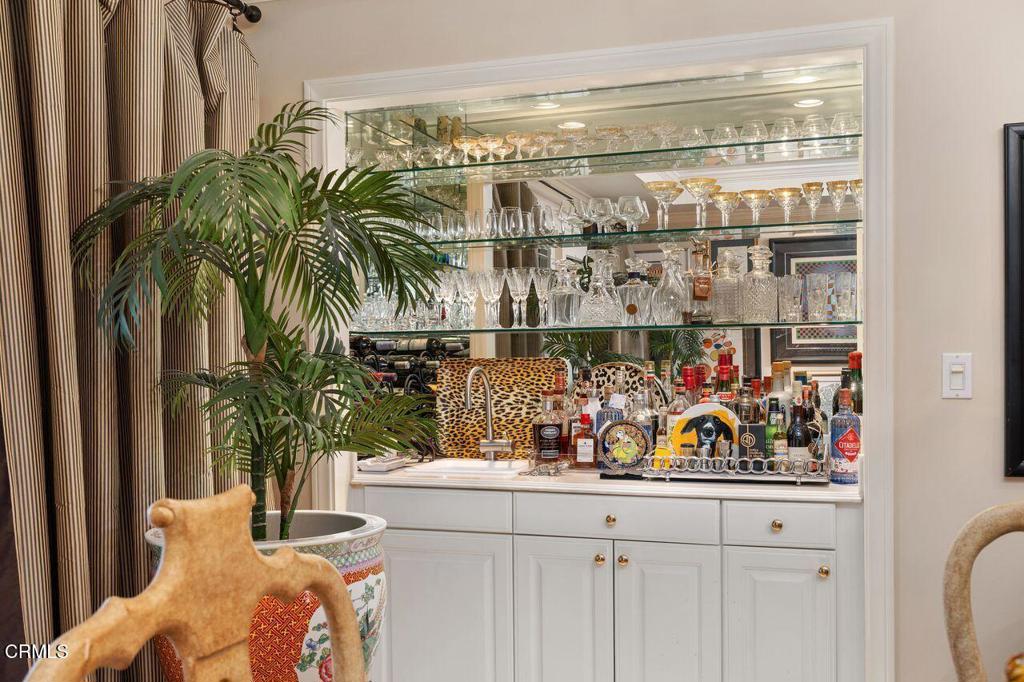 Pasadena, California, 91105, United States, 3 Bedrooms Bedrooms, ,2 BathroomsBathrooms,Residential,For Sale,1941777