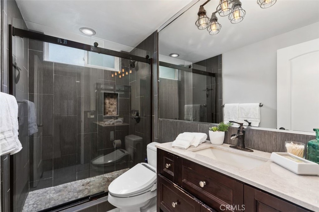 Lake Forest, California, 92630, United States, 6 Bedrooms Bedrooms, ,4 BathroomsBathrooms,Residential,For Sale,1991080