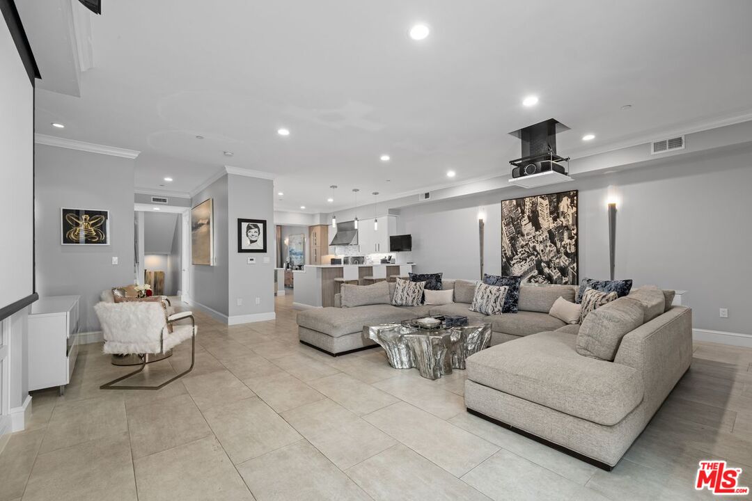 Los Angeles, California, 90094, United States, 3 Bedrooms Bedrooms, ,4 BathroomsBathrooms,Residential,For Sale,1947041