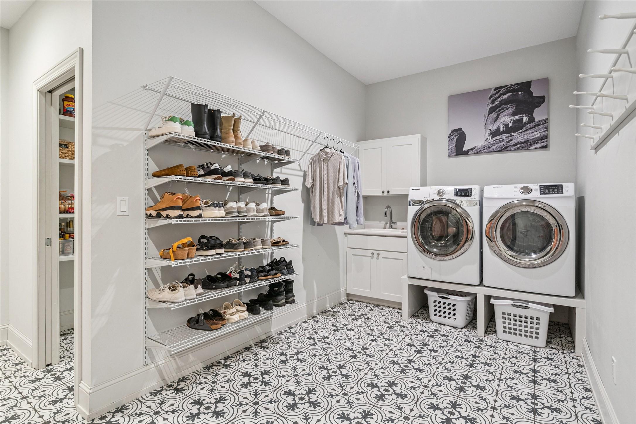 Polk City, Iowa, 50226, United States, 5 Bedrooms Bedrooms, ,5 BathroomsBathrooms,Residential,For Sale,1977083