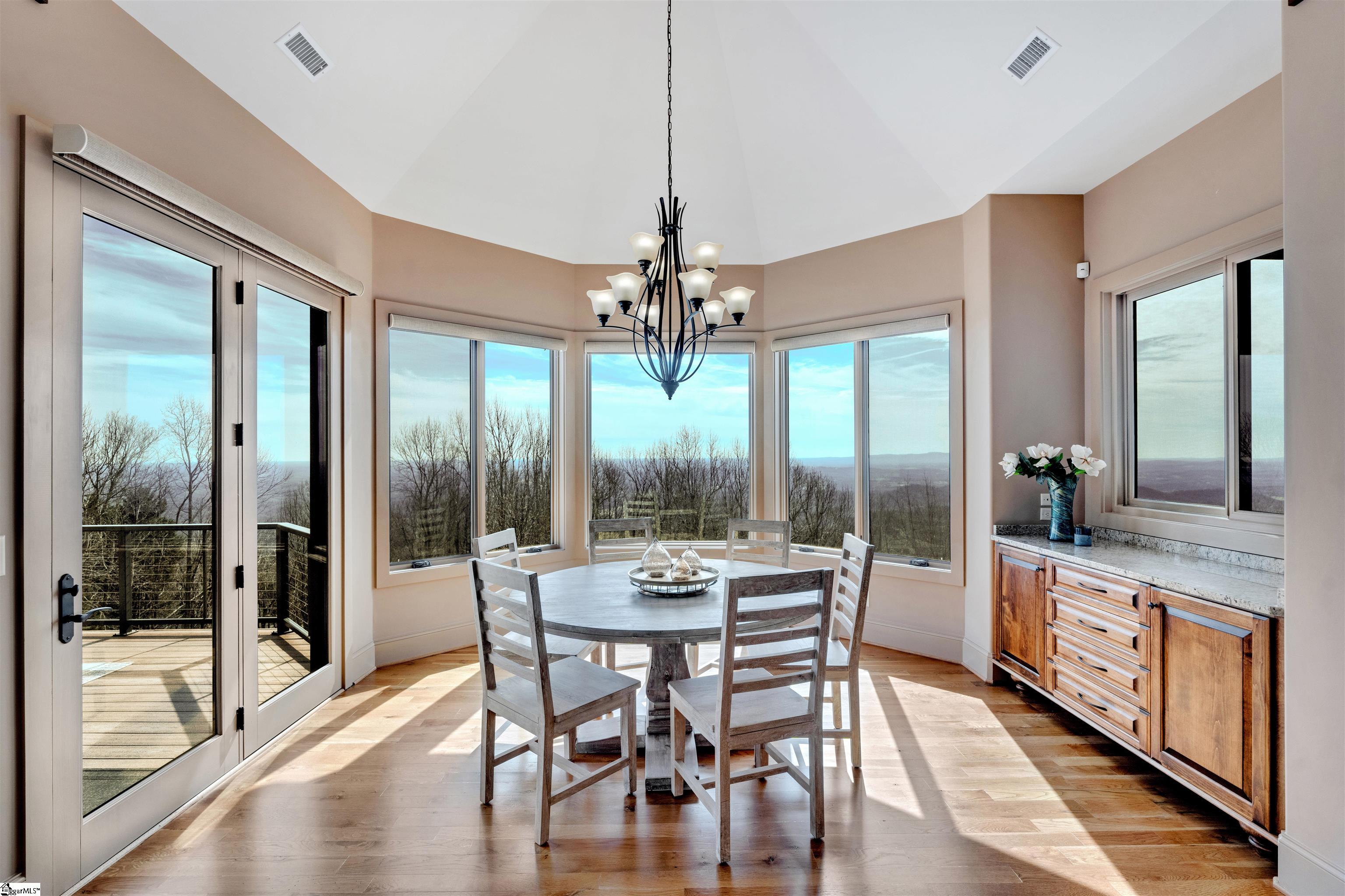 Landrum, South Carolina, 29356, United States, 5 Bedrooms Bedrooms, ,6 BathroomsBathrooms,Residential,For Sale,1714333