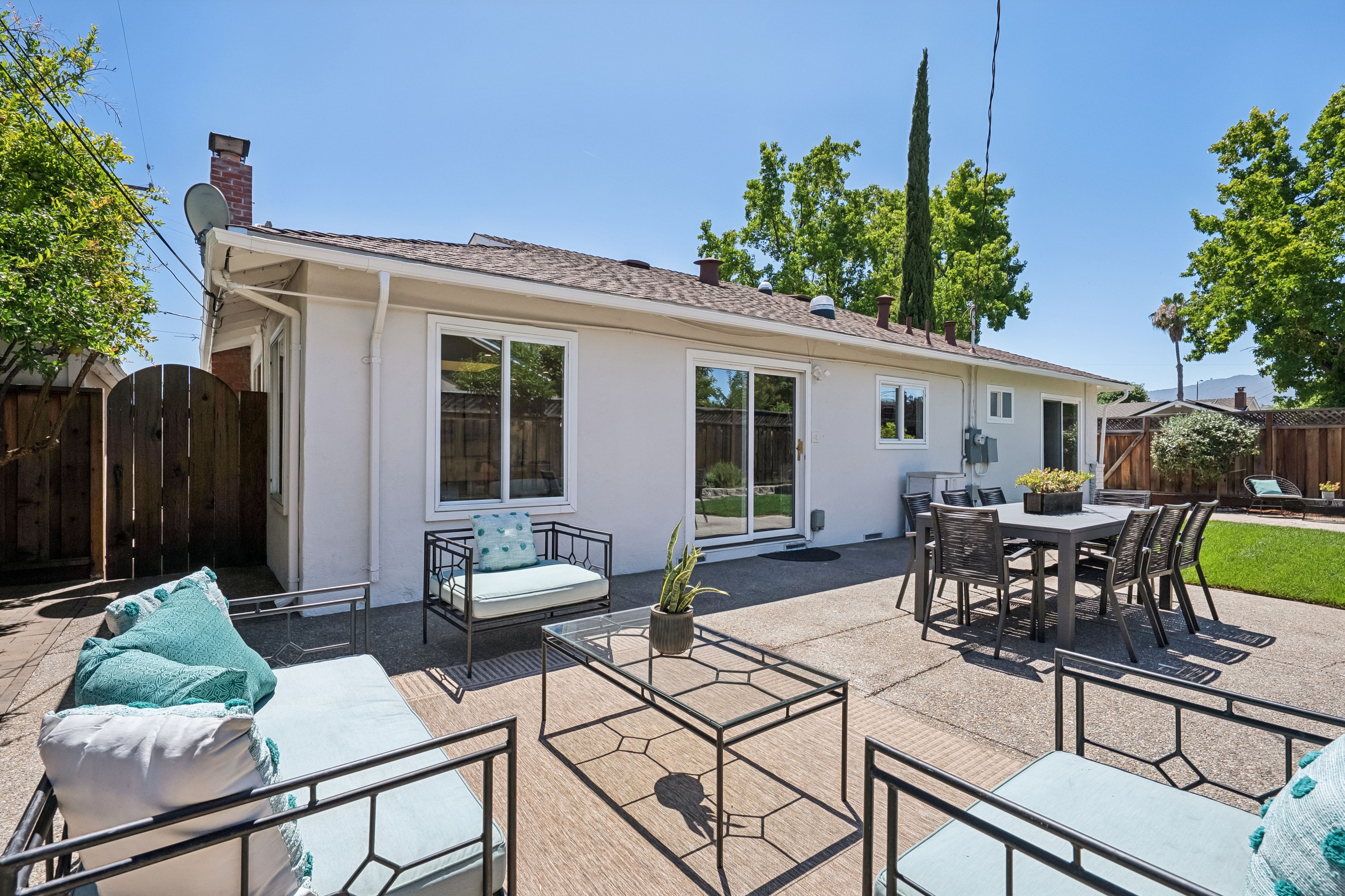 Spanish-Inspired Courtyard Retreat in Cambrian - 物件實景