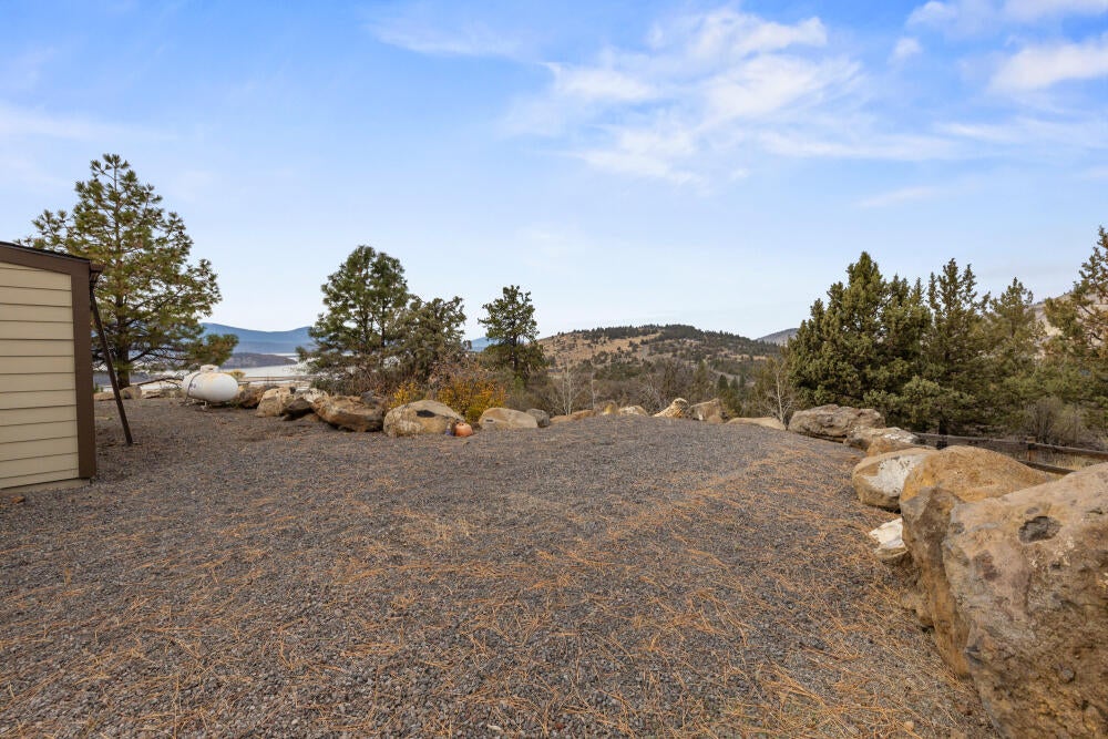 Klamath Falls, Oregon, 97601, United States, 4 Bedrooms Bedrooms, ,3 BathroomsBathrooms,Residential,For Sale,1987766