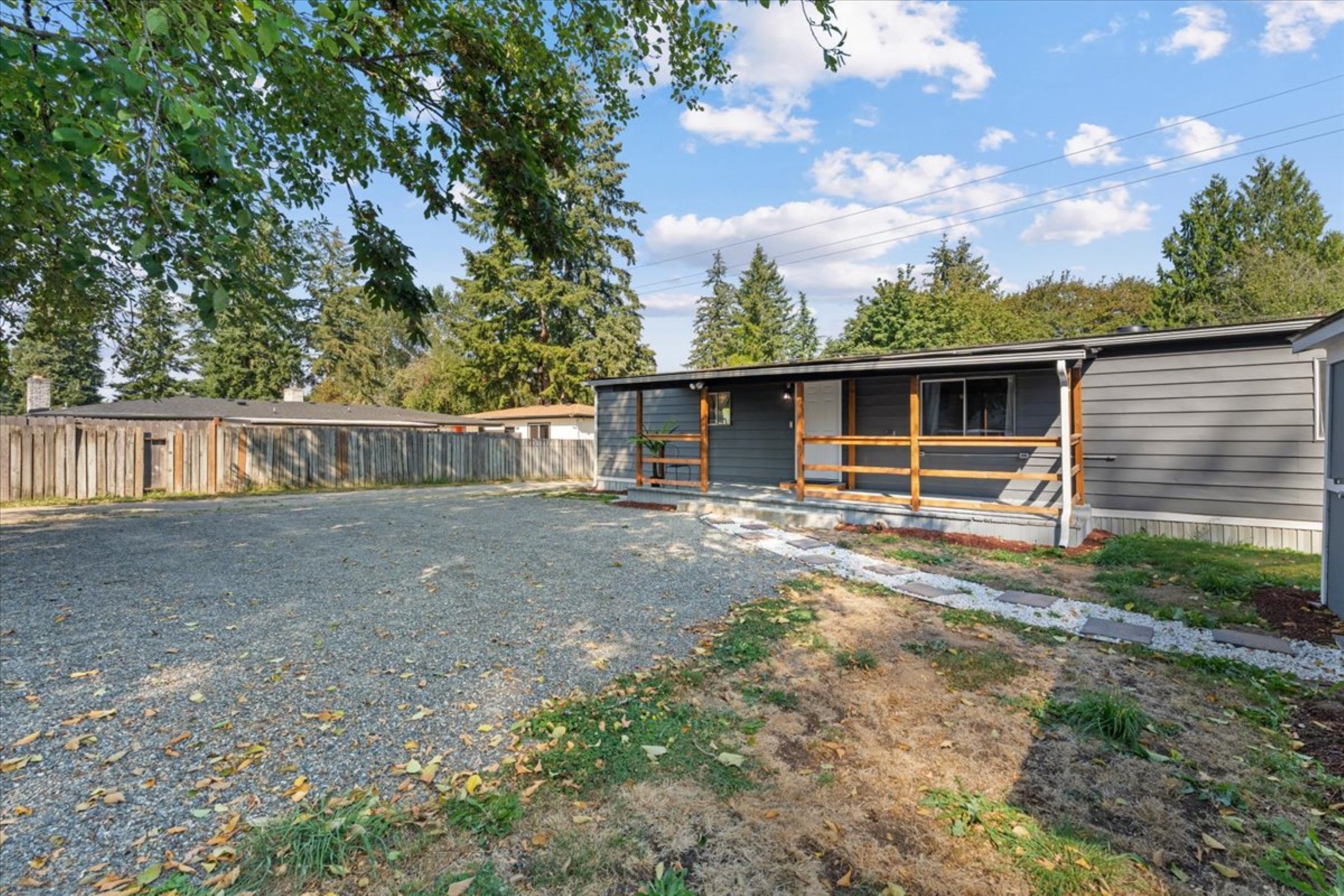  Modern Renton Bungalow - 物件實景