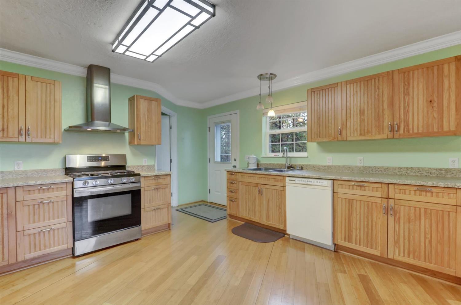 Grass Valley, California, 95949, United States, 2 Bedrooms Bedrooms, ,1 BathroomBathrooms,Residential,For Sale,1993836