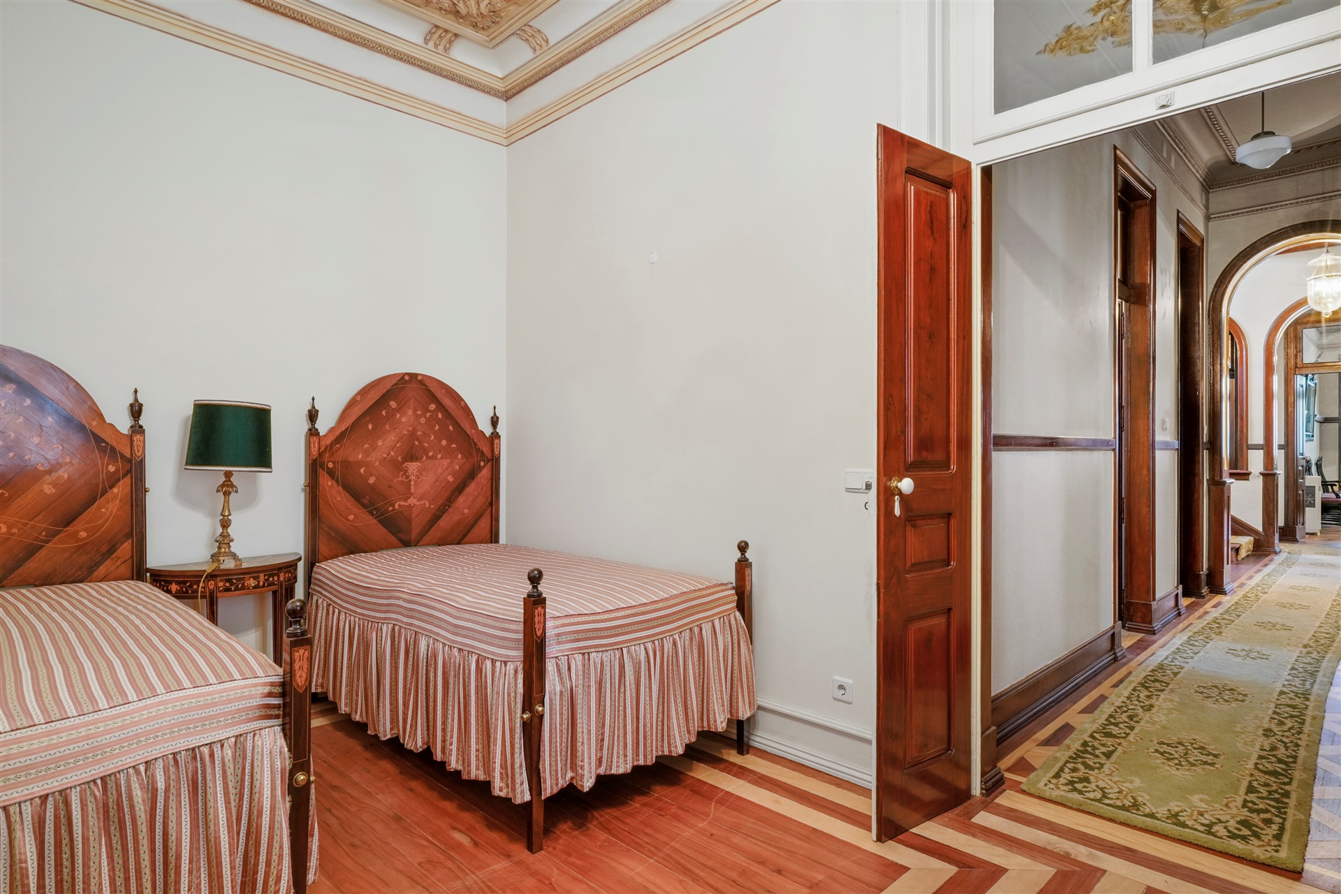  Detached house, 15 bedrooms, for Sale - 物件實景