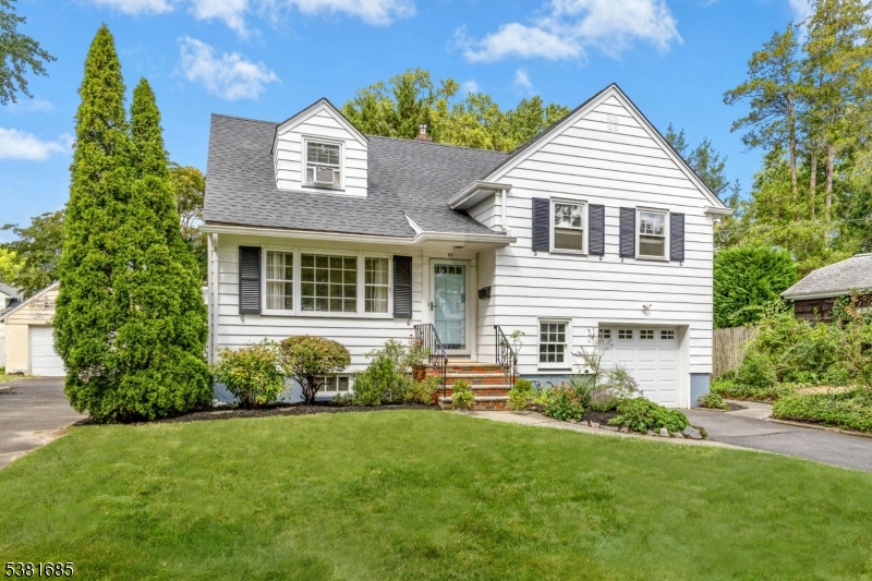 Cranford Twp., New Jersey, 07016, United States, 3 Bedrooms Bedrooms, ,2 BathroomsBathrooms,Residential,For Sale,1938829