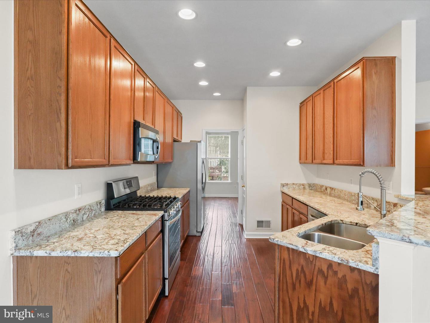 Alexandria, Virginia, 22306, United States, 3 Bedrooms Bedrooms, ,4 BathroomsBathrooms,Residential,For Sale,1989566