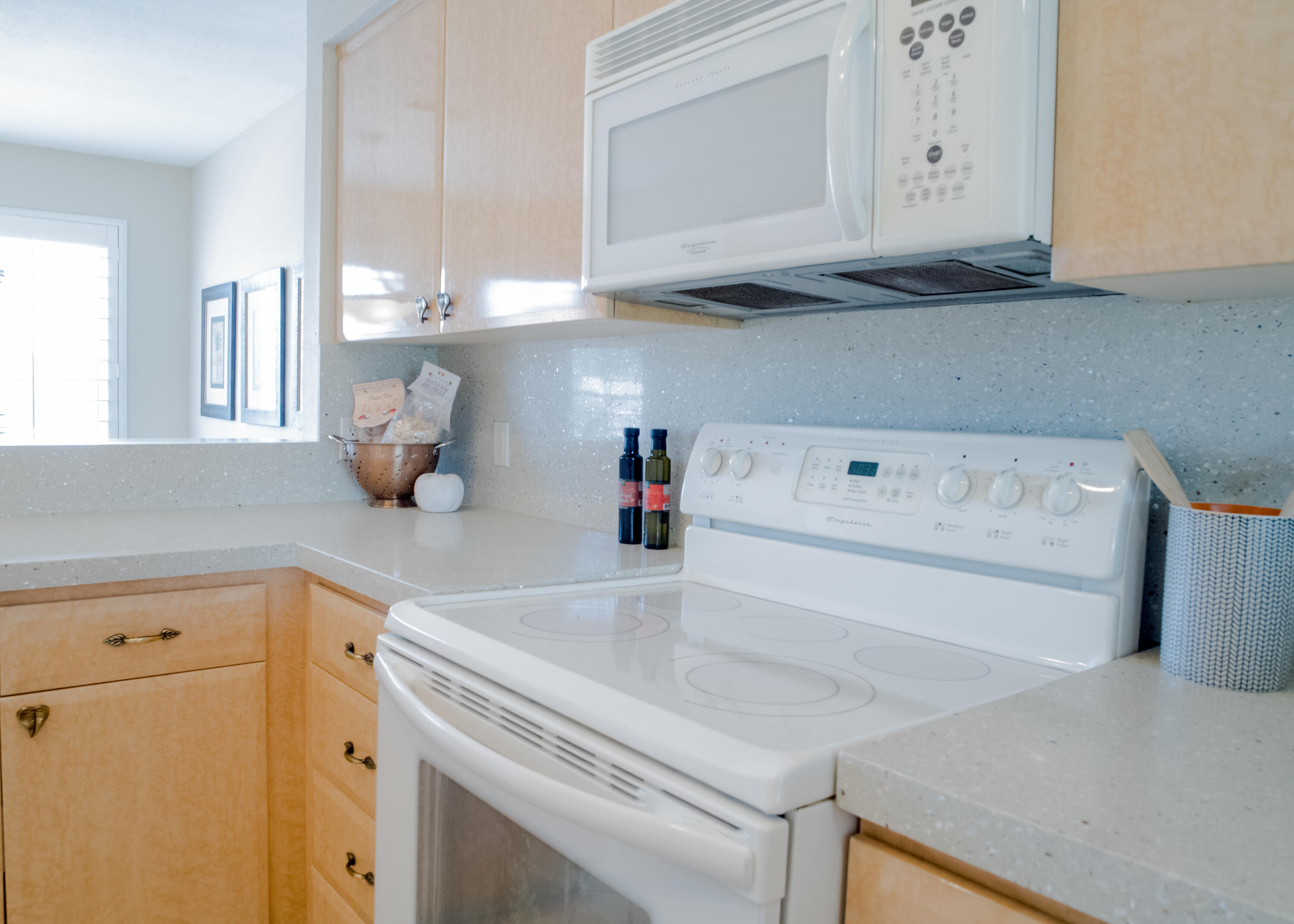 Palm Desert, California, 92211, United States, 3 Bedrooms Bedrooms, ,3 BathroomsBathrooms,Residential,For Sale,1761908