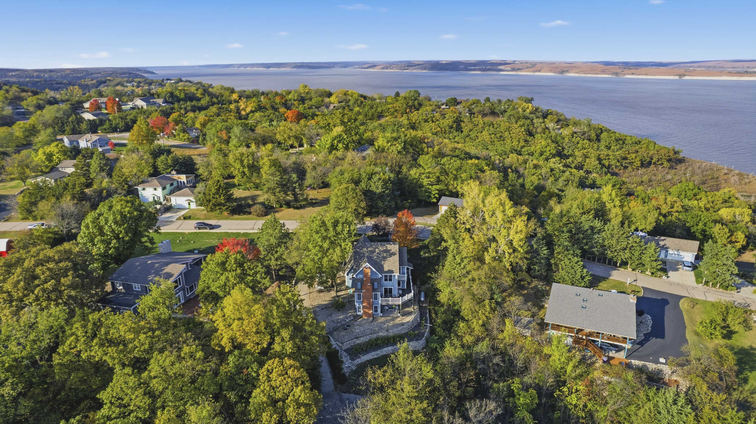 Manhattan, Kansas, 66503, United States, 4 Bedrooms Bedrooms, ,4 BathroomsBathrooms,Residential,For Sale,1985204