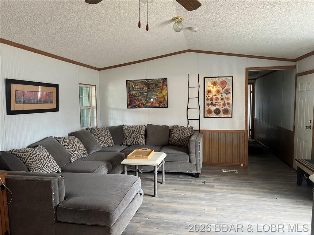 Stover, Missouri, 65078, United States, 3 Bedrooms Bedrooms, ,2 BathroomsBathrooms,Residential,For Sale,2009254