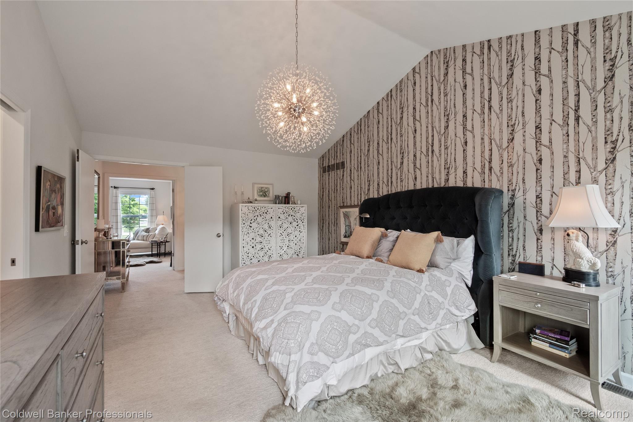 BloomfieldHills, Michigan, 48304, United States, 2 Bedrooms Bedrooms, ,4 BathroomsBathrooms,Residential,For Sale,1896256