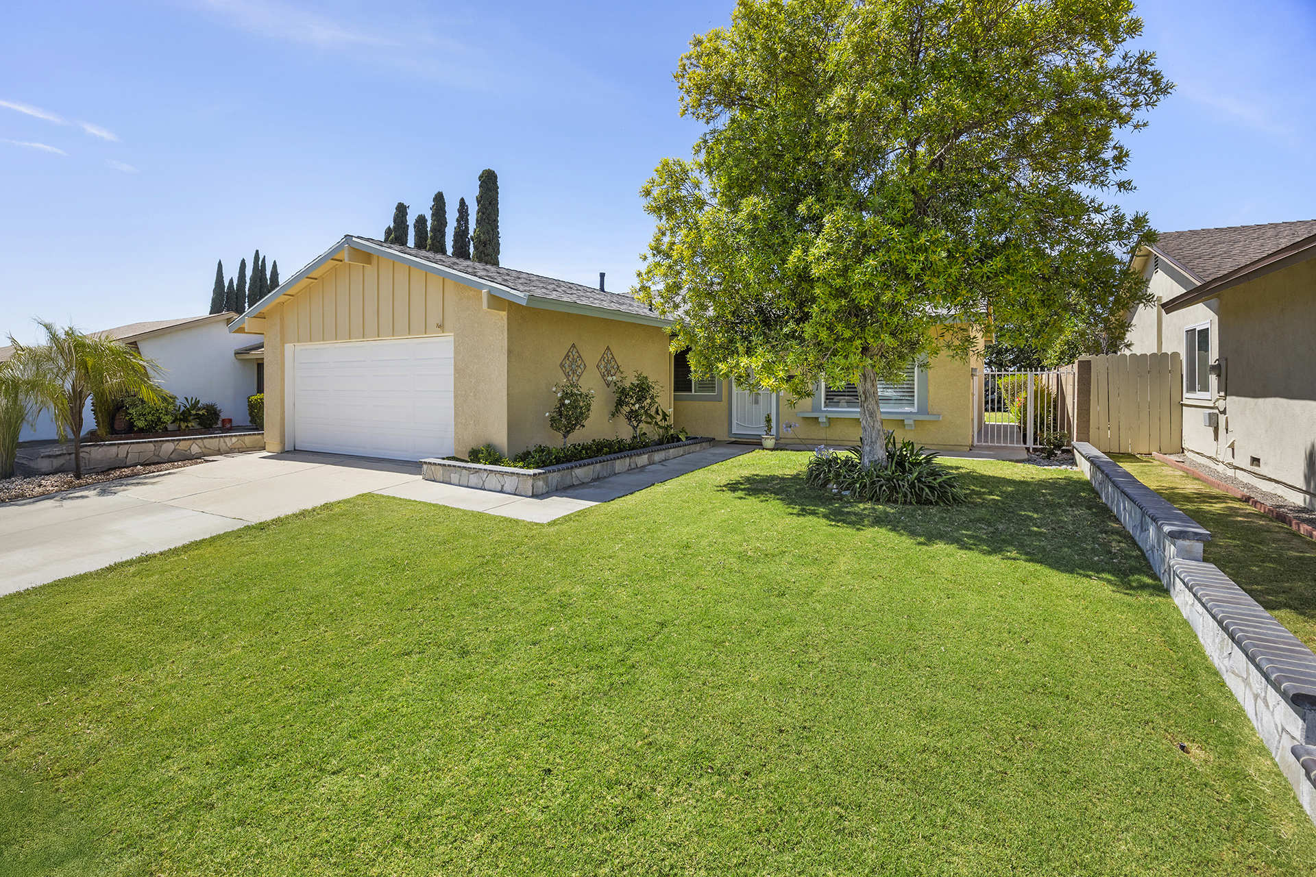 Anaheim, California, 92807, United States, 3 Bedrooms Bedrooms, ,2 BathroomsBathrooms,Residential,For Sale,1889806