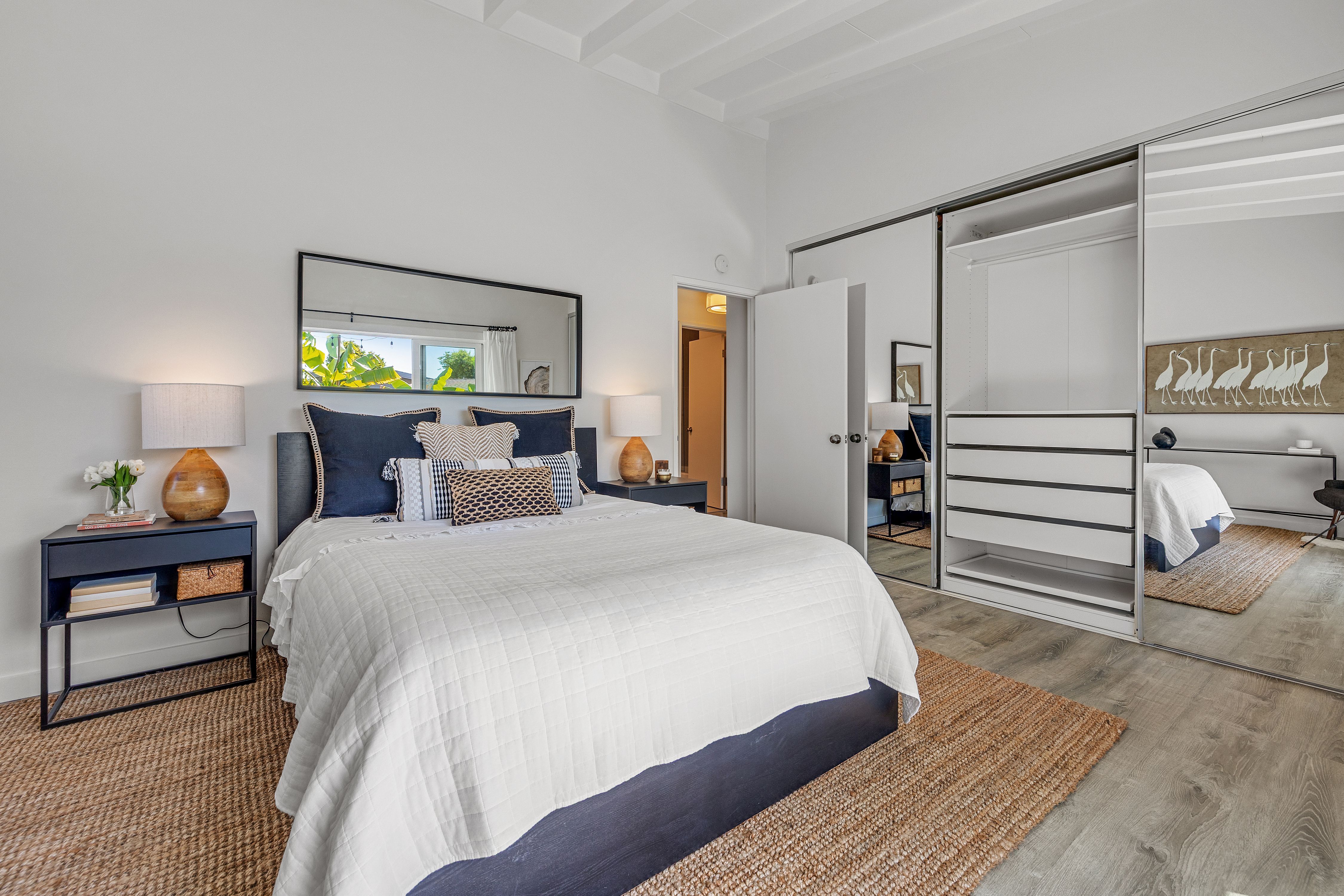  Tastefully Remodeled One-Level Condominium - 物件實景