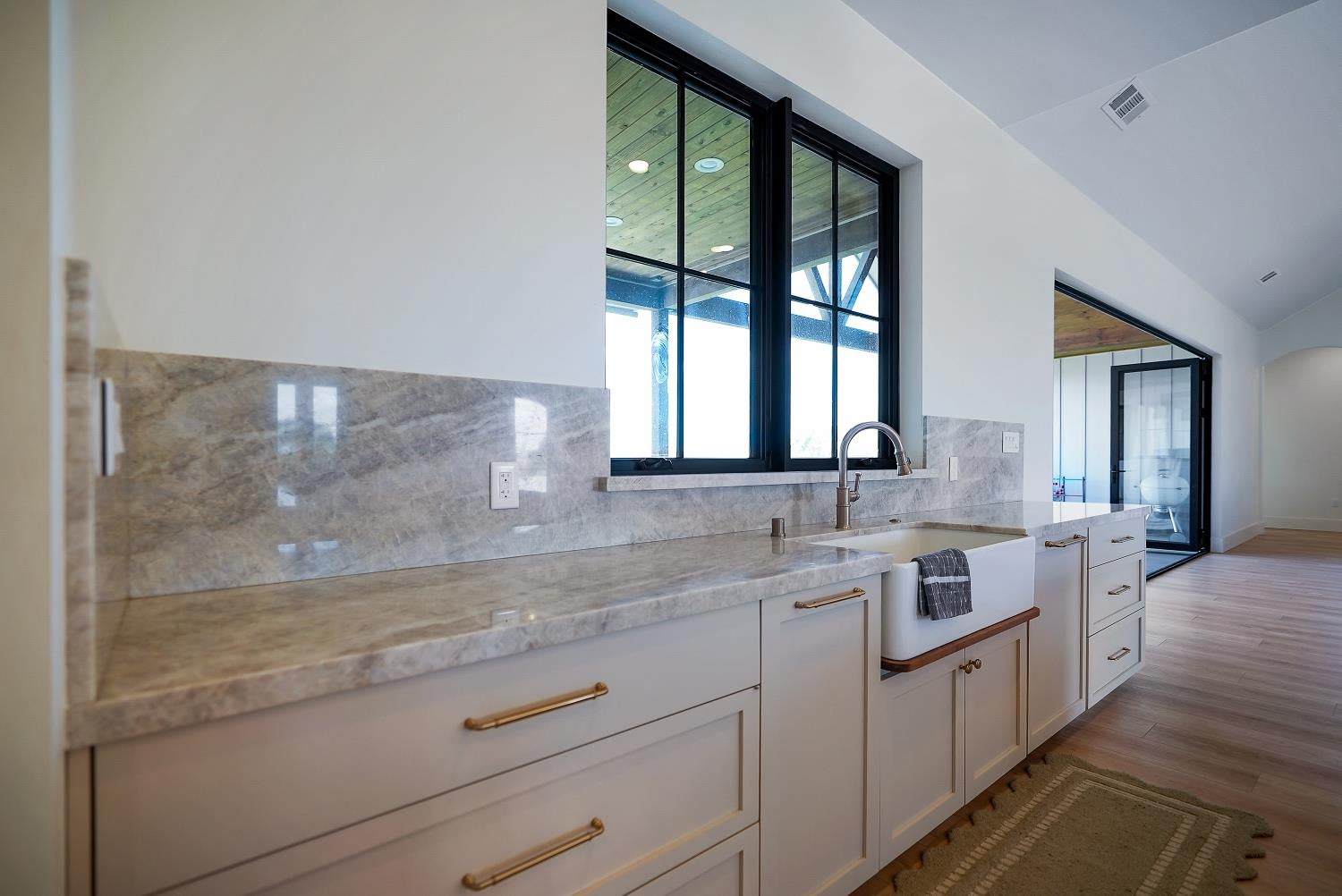 Burson, California, 95225, United States, 4 Bedrooms Bedrooms, ,4 BathroomsBathrooms,Residential,For Sale,2040271