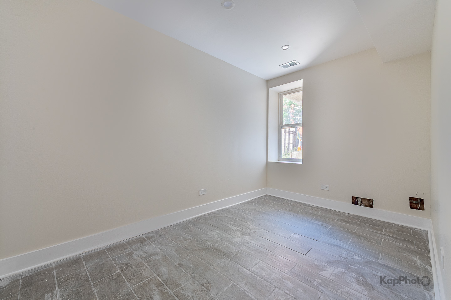 Chicago, Illinois, 60624, United States, 9 Bedrooms Bedrooms, ,Residential,For Sale,1979819