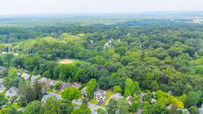 Essex Fells Twp., New Jersey, 07021, United States, 4 Bedrooms Bedrooms, ,4 BathroomsBathrooms,Residential,For Sale,1885303
