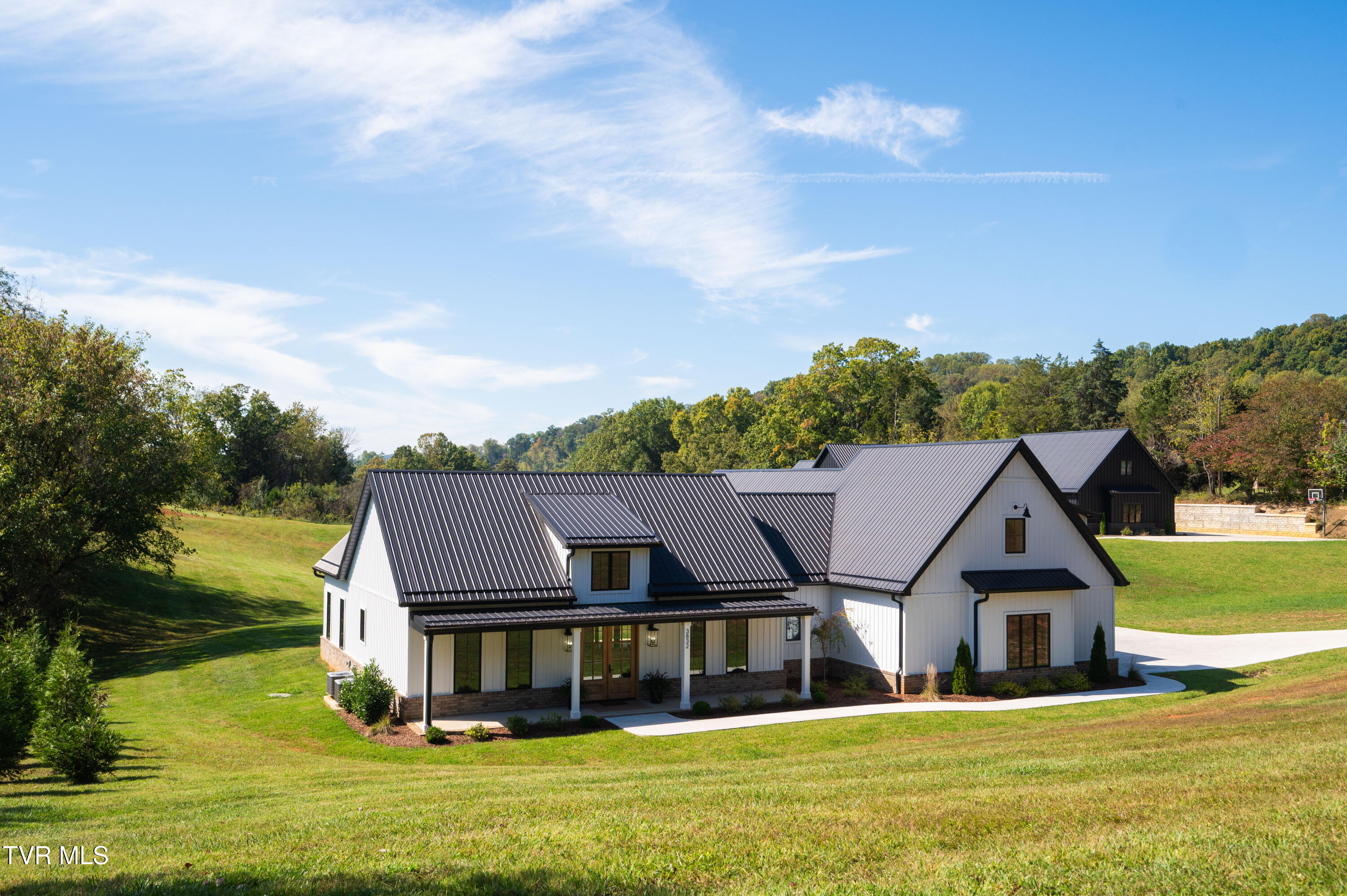 Kingsport, Tennessee, 37664, United States, 4 Bedrooms Bedrooms, ,4 BathroomsBathrooms,Residential,For Sale,1981214