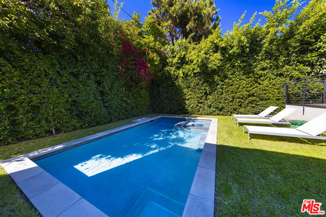 Los Angeles, California, 90048, United States, 4 Bedrooms Bedrooms, ,2 BathroomsBathrooms,Residential,For Sale,1962418