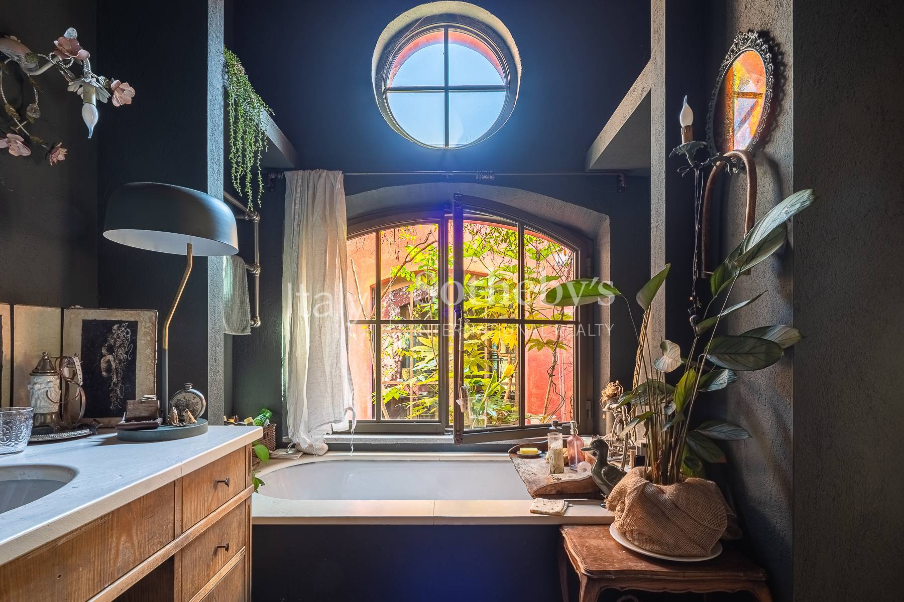  A refined residence in a private setting - 物件實景