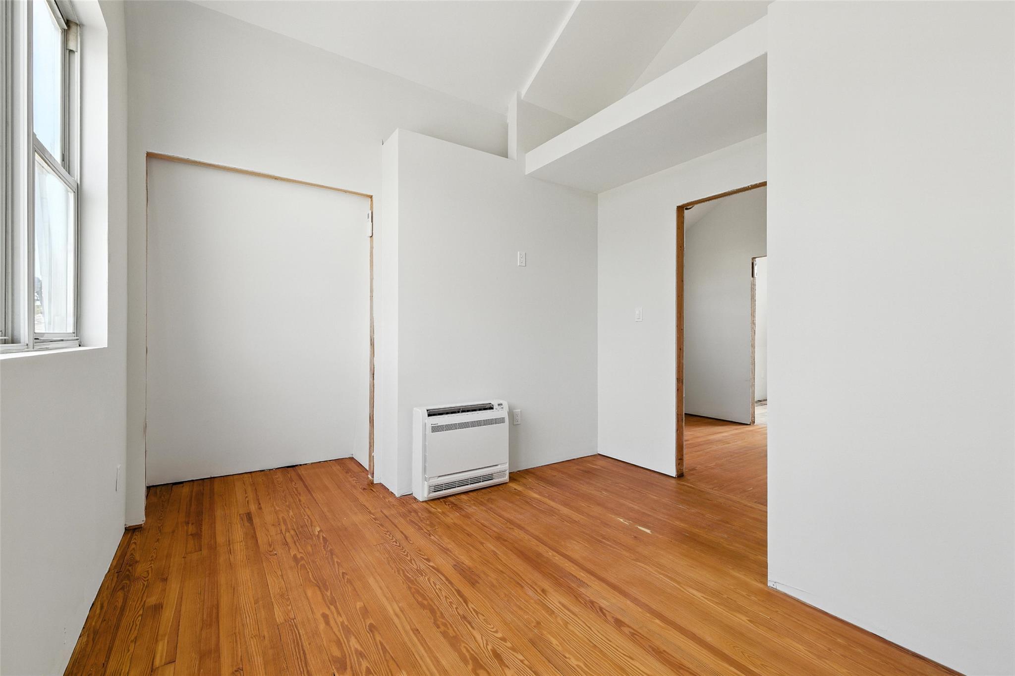 Seaford, New York, 11783, United States, 3 Bedrooms Bedrooms, ,2 BathroomsBathrooms,Residential,For Sale,1908312