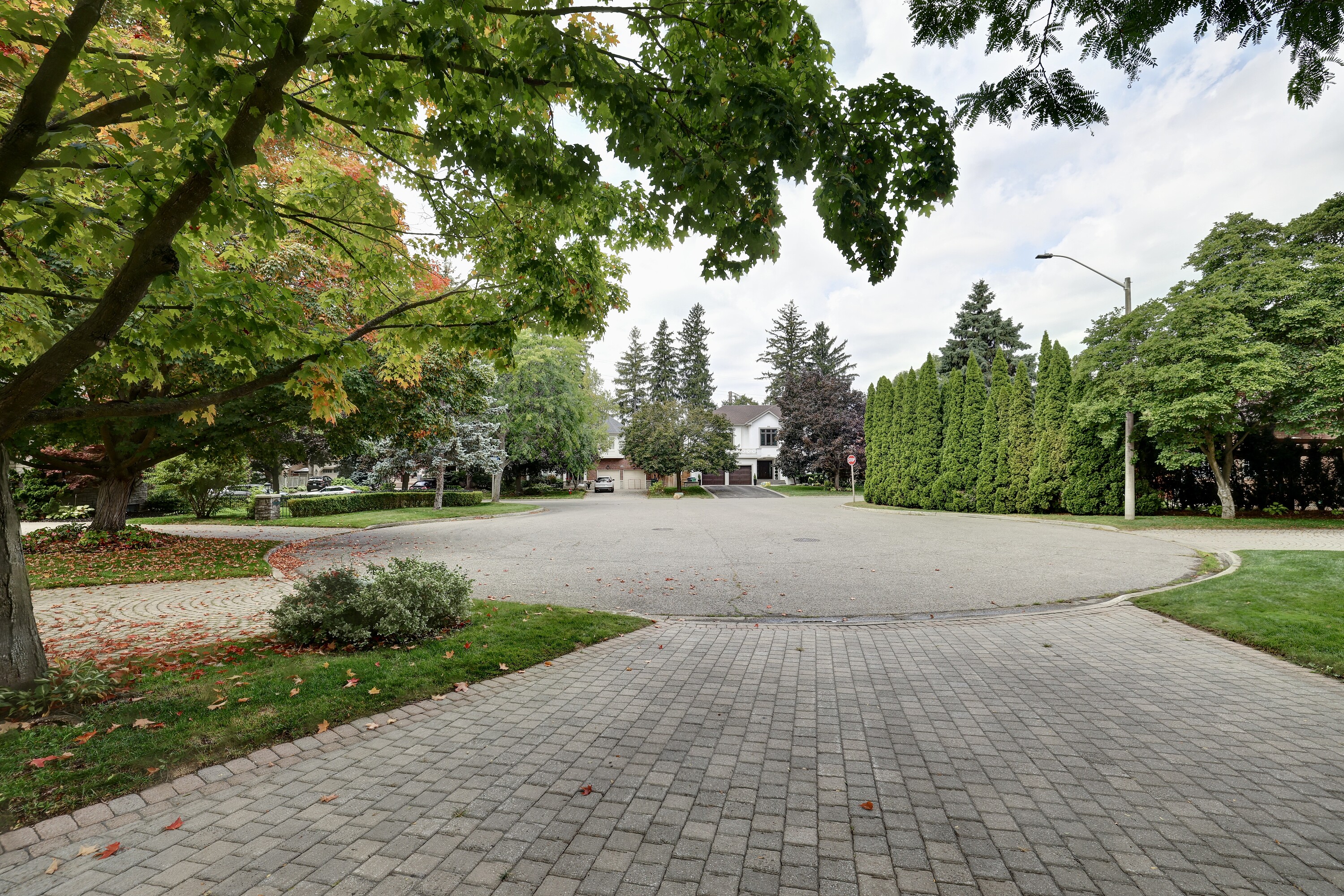  Lorne Park Executive Home - 物件實景