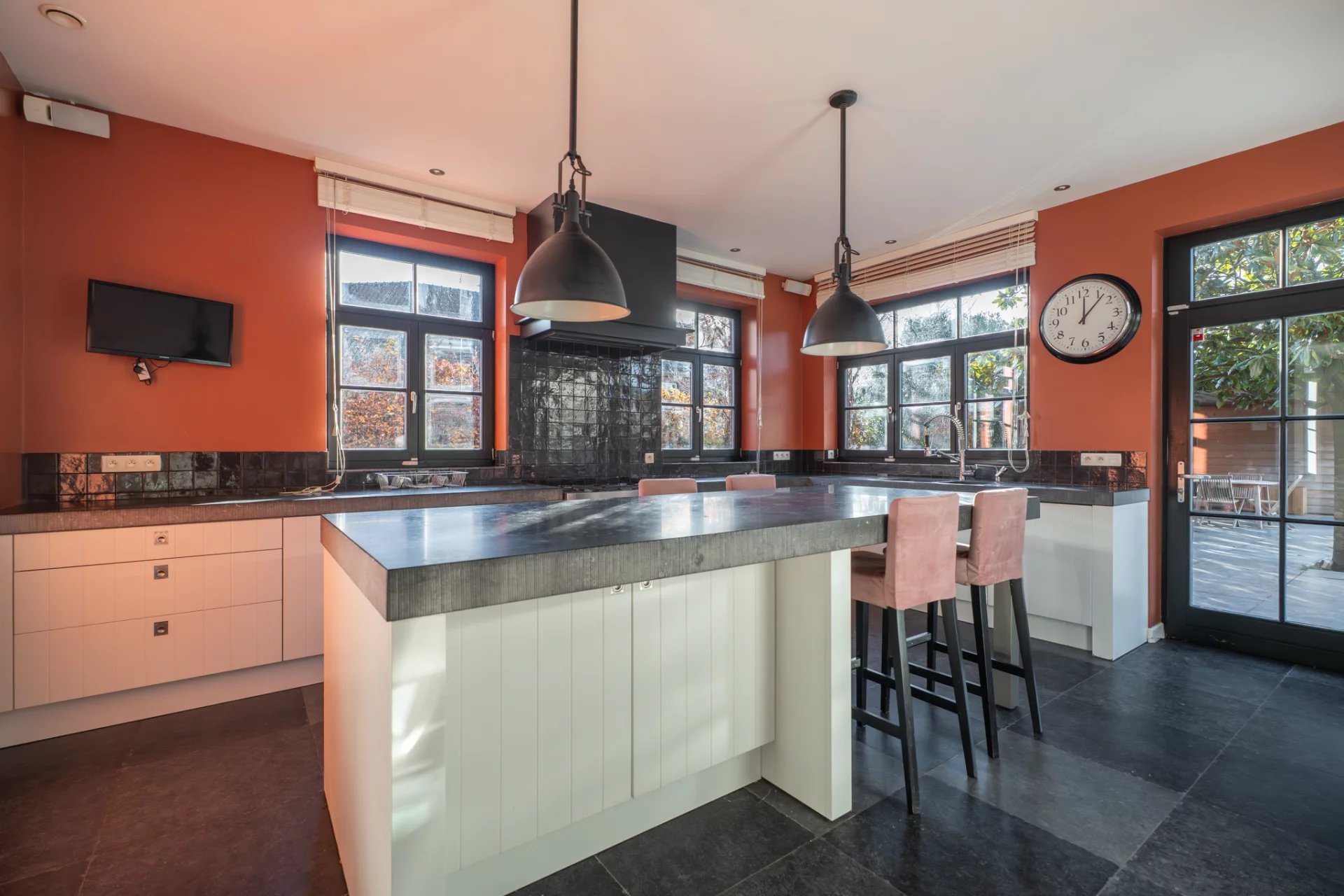 Rhode-Saint-Genese, Flanders, 1640, BE, 6 Bedrooms Bedrooms, ,11 BathroomsBathrooms,Residential,For Sale,2003186