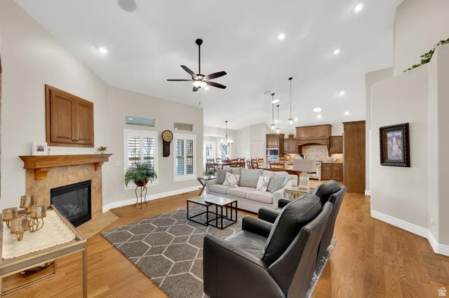 Centerville, Utah, 84014, United States, 4 Bedrooms Bedrooms, ,3 BathroomsBathrooms,Residential,For Sale,2006371