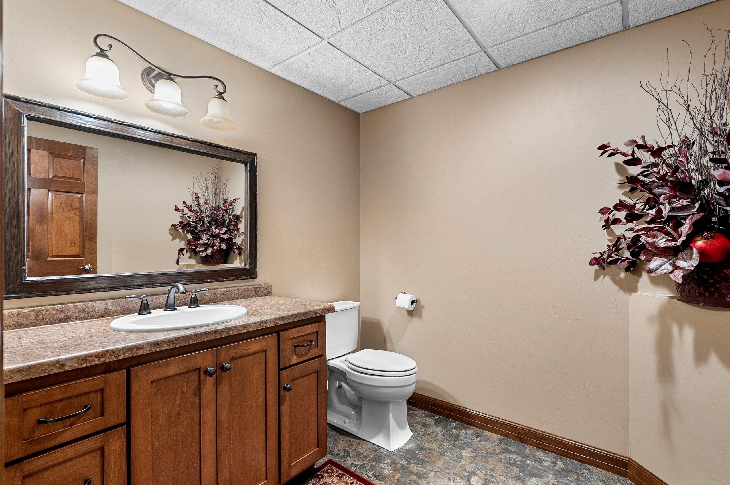 DE PERE, Wisconsin, 54115, United States, 3 Bedrooms Bedrooms, ,4 BathroomsBathrooms,Residential,For Sale,2048400