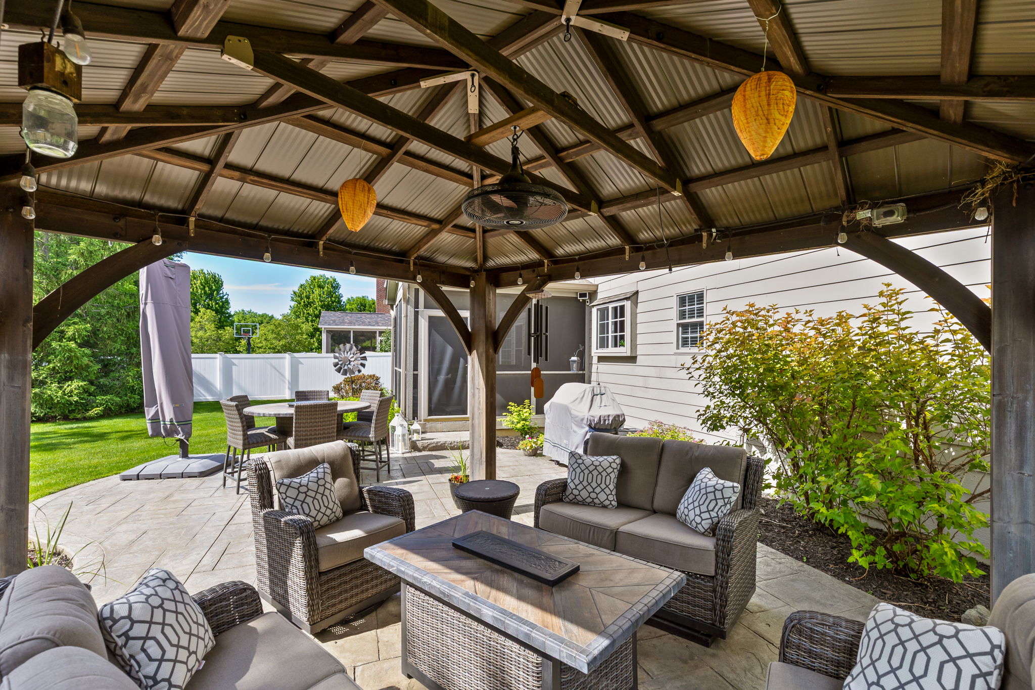  Meticulously Maintained Brick Home in Desirable Zionsville Location - 物件實景