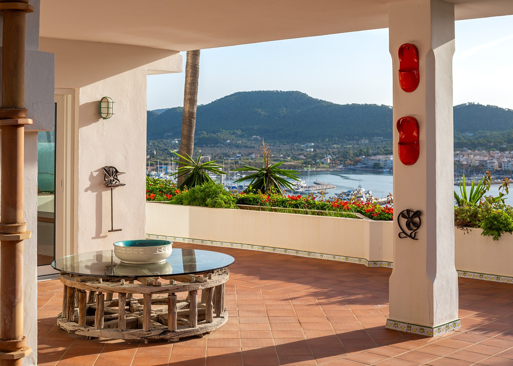  Apartment with sea views in Port d