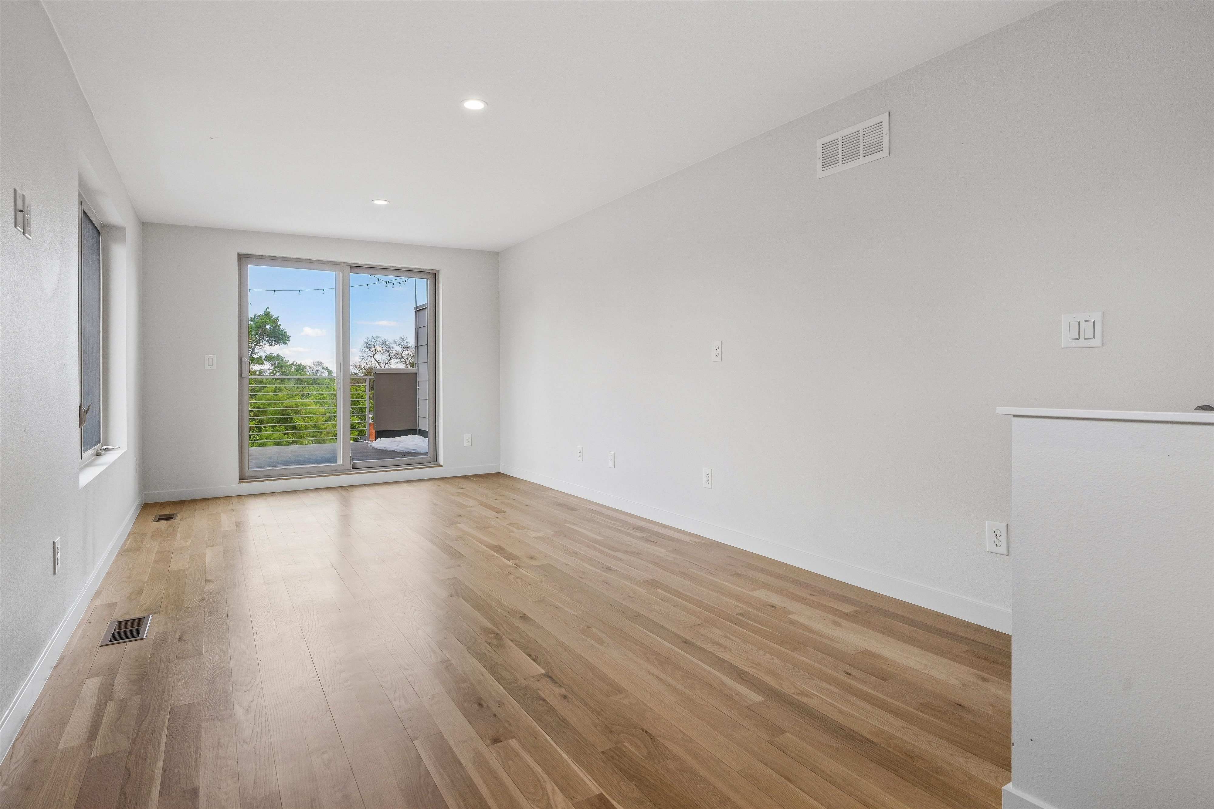  Thoughtfully Designed and Exceptional Quality Duplex - 物件實景