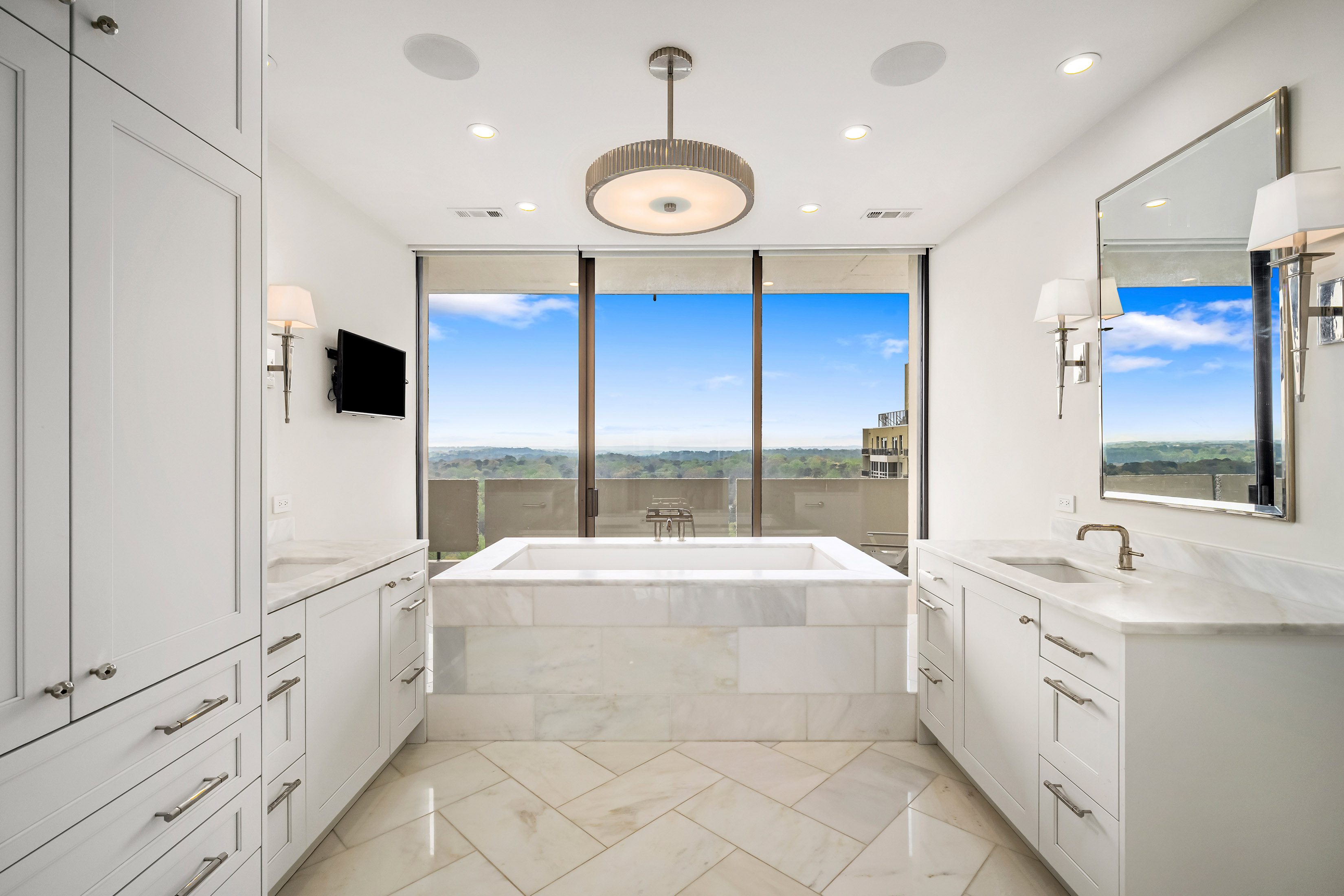  Fully Renovated Residence with Stunning Skyline Views - 物件實景