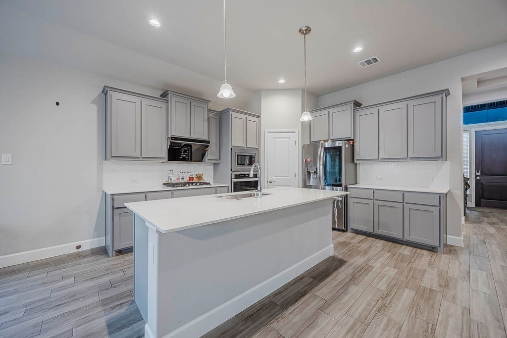 Hickory Creek, Texas, 75065, United States, 5 Bedrooms Bedrooms, ,4 BathroomsBathrooms,Residential,For Sale,1980462