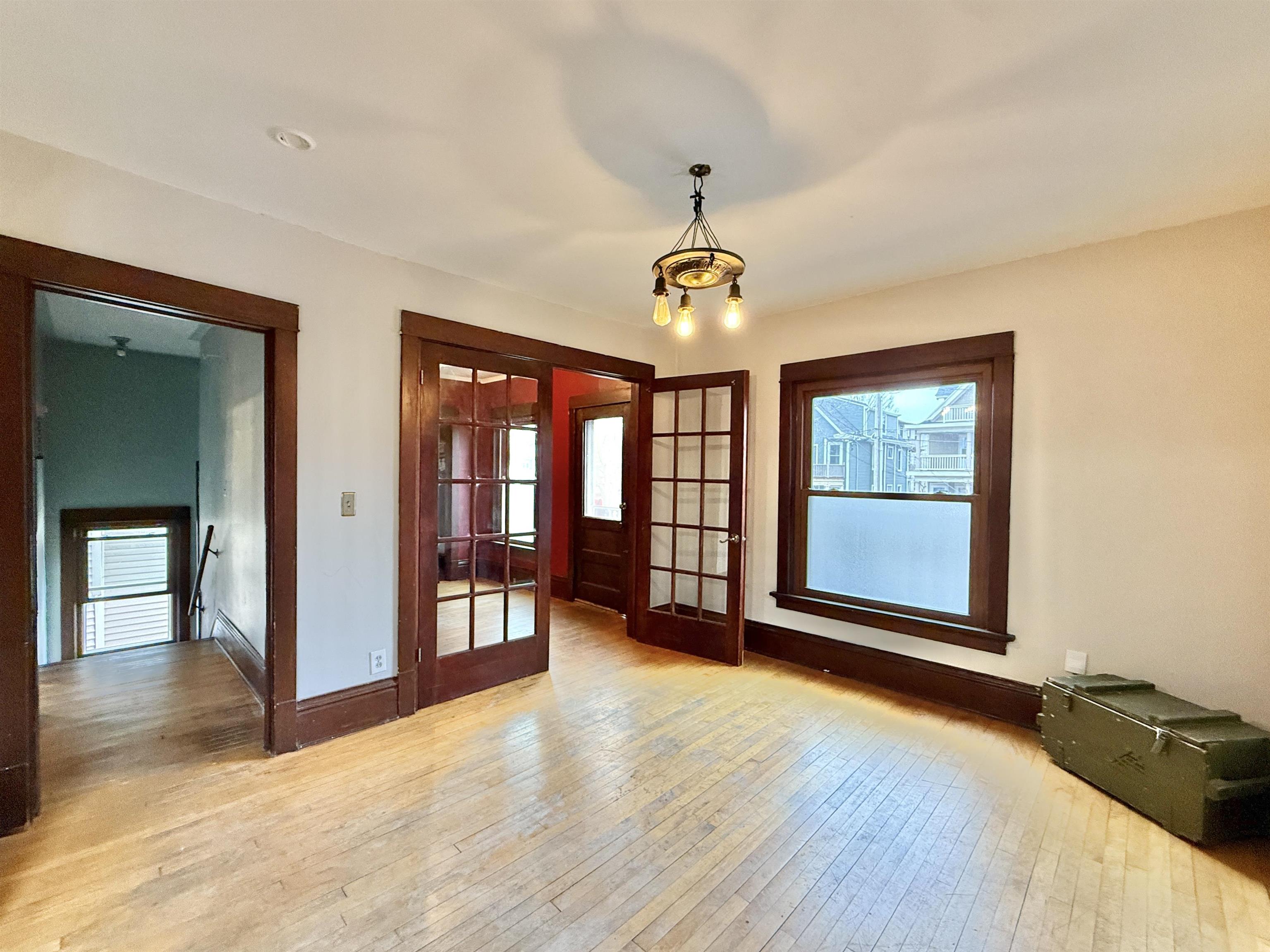 Madison, Wisconsin, 53703, United States, 5 Bedrooms Bedrooms, ,2 BathroomsBathrooms,Residential,For Sale,1979001