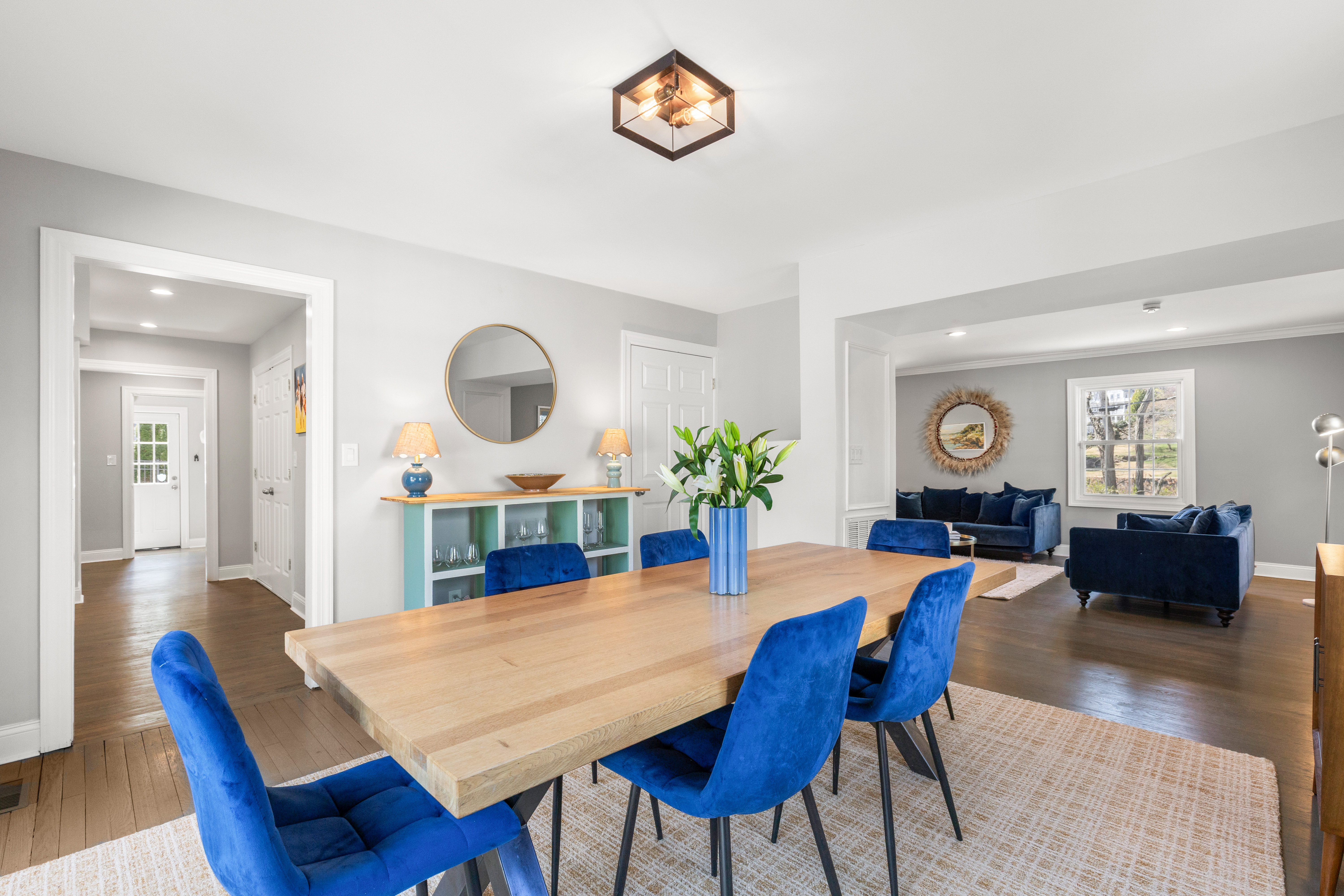  Fully Renovated Shore Acres Home - 物件實景