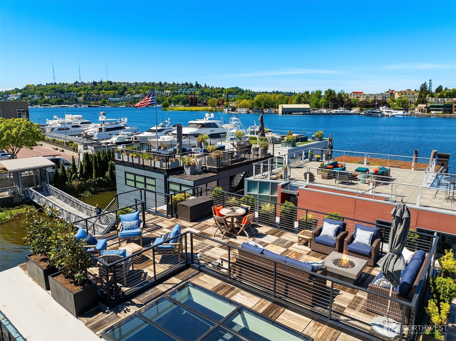 Seattle, Washington, 98102, United States, 3 Bedrooms Bedrooms, ,2 BathroomsBathrooms,Residential,For Sale,1804220